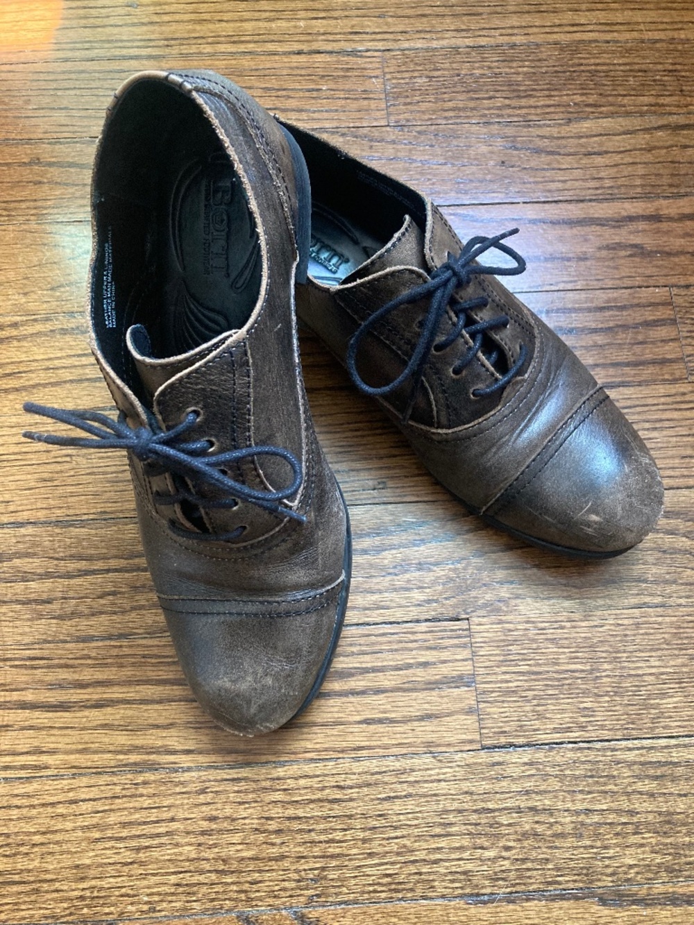 Born lace up flats
